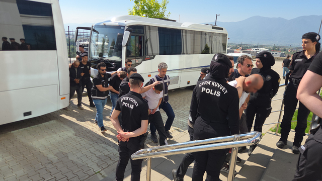 Bursa merkezli 4 ilde narkotik operasyonu; 23 şüpheli adliyede