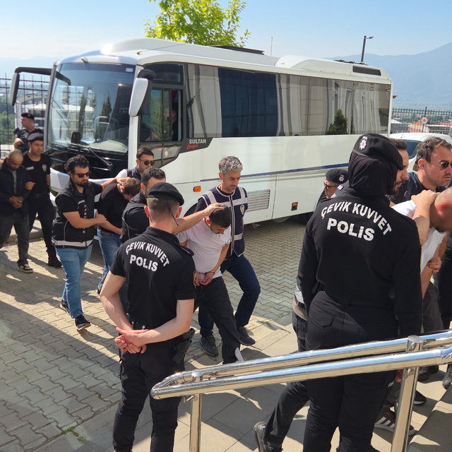 Bursa merkezli 4 ilde narkotik operasyonu; 23 şüpheli adliyede
