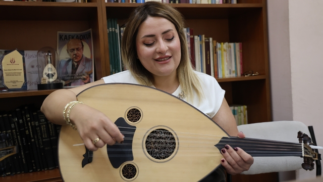 Hayallerinden vazgeçmedi, beyaz önlüğünü çıkartıp tekrar okula başladı
Sağlık sektöründen sanat dünyasına uzanan hikaye
Fırat Üniversitesi Hastanesi'nden konservatuvar sıralarına