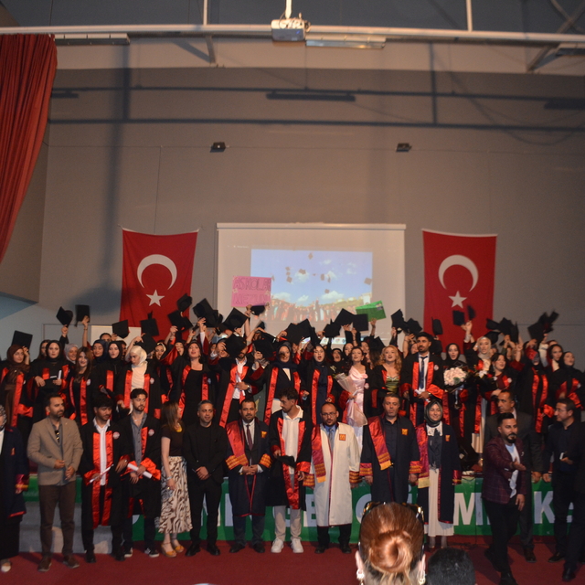 Bulanık Meslek Yüksekokulu'nda mezuniyet töreni düzenlendi