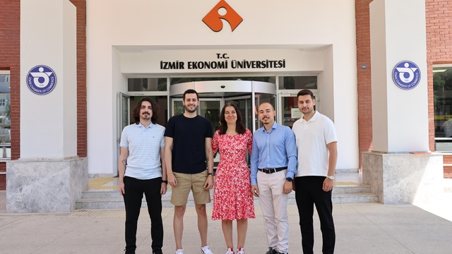 Ders çalıştıkça kazan, kafede harca