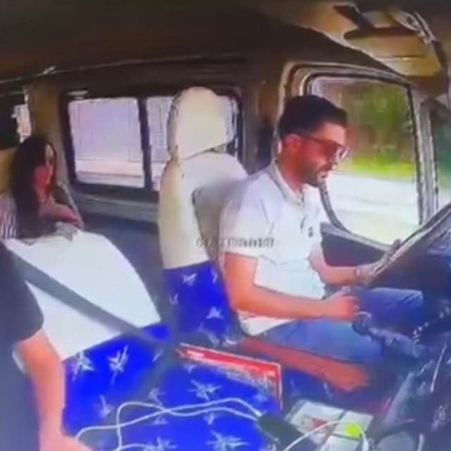 Adana'da sürücü uyudu, dolmuş duvara çarptı: 7 yaralı