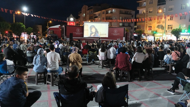 Gezen sinema tırı, Karamanlılarla buluştu