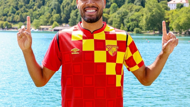 Göztepe'de Rhaldney gidiyor, Henrique geliyor
