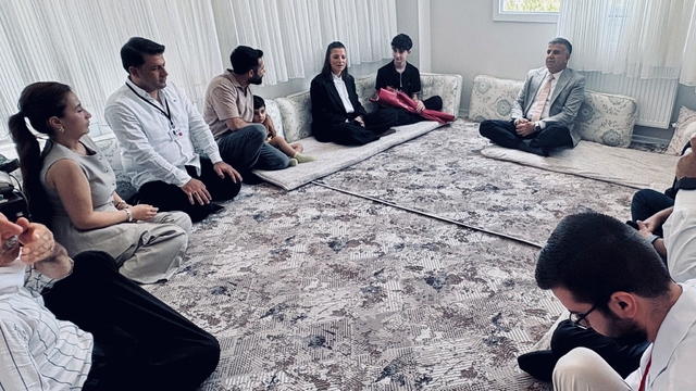 MEB Genel Müdürü Durna, okul saldırısından etkilenen öğrenci ve öğretmenleri ziyaret etti