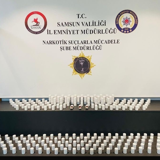 İş yerine narkotik baskını: 11 bin 650 sentetik ecza ele geçirildi