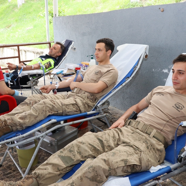 Zonguldak'ta jandarma personeli kan bağışında bulundu