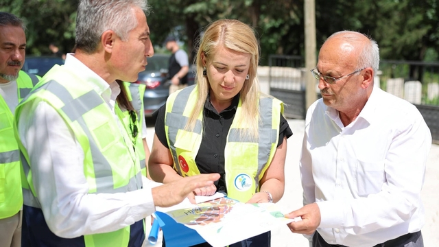 Merkezefendi'de yol çalışmaları aralıksız sürüyor