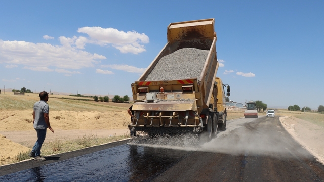 Eyyübiye kırsalında yol standardı yükseliyor
