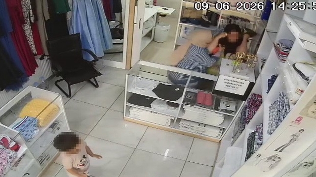 Ücret konusunda tartıştığı terzinin kızını darbetti