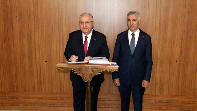 Bakan Güler, Kahramanmaraş'ta birlikleri denetledi (3)