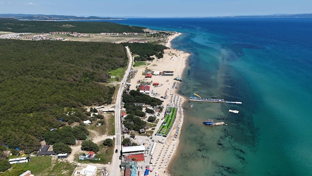 Mavi ve yeşilin buluştuğu Saros Körfezi sahilleri yeni sezona hazırlanıyor