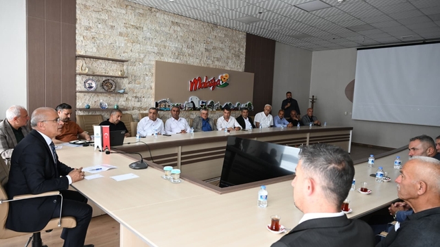 Başkan Er, muhtarların taleplerini dinledi