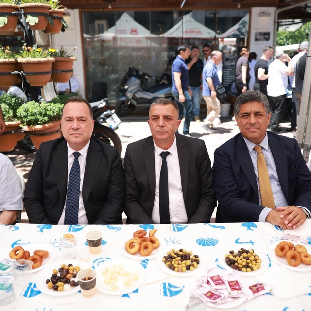 Başkan Şimşek, annesi için düzenlediği hayır programında taziyeleri kabul e...