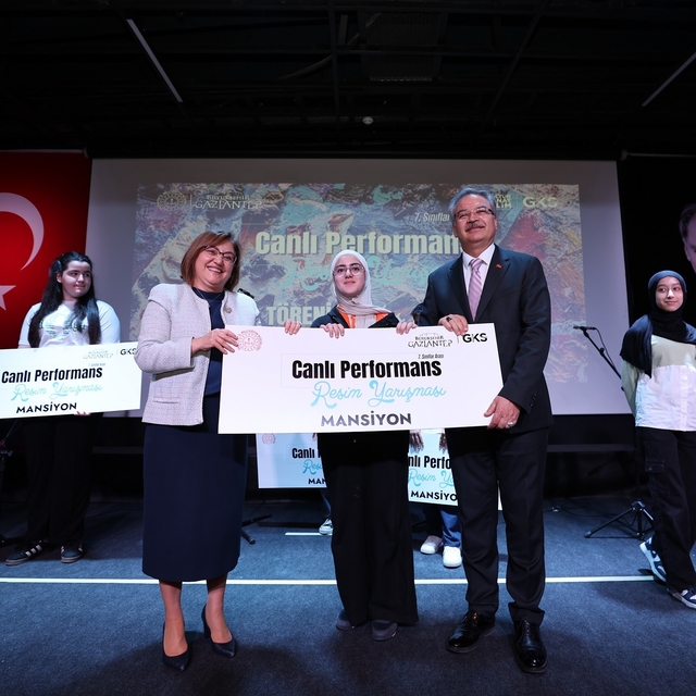 Gaziantep'te sanatla yükselen öğrenciler ödüllendirildi