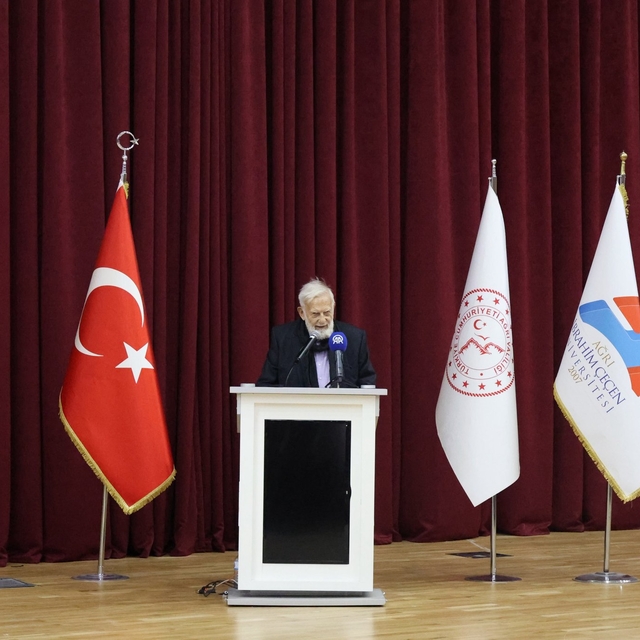 Ağrı'da Sadettin Ökten'in "düşünce ve medeniyet" eksenli fikir dünyası konu...