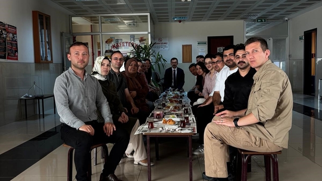 Karacabey Adliyesi'ne sabah en erken gelen personele sürpriz kahvaltı