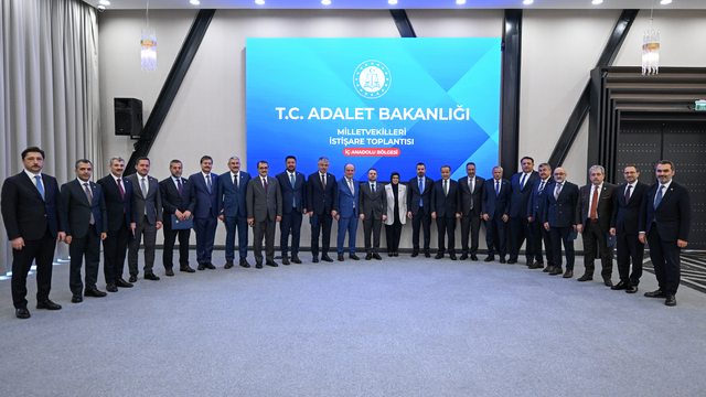 Adalet Bakanı Gürlek, İç Anadolu Bölgesi milletvekilleriyle görüştü