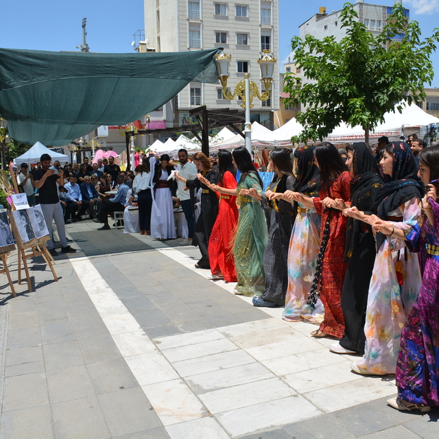 Silopi'de "Hayat Boyu Öğrenme Haftası" sergisi açıldı