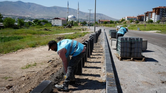 Niğde Belediyesi'nden kent genelinde yol ve altyapı seferberliği