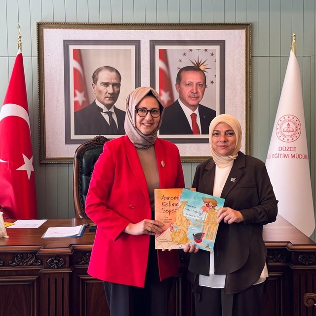 Çocuklara kitap sevgisi için ortak hedef
Öğretmen çocuk kitapları yazarı Dö...