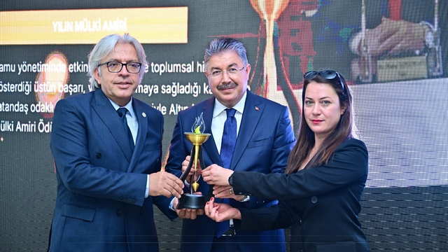 Eskişehir Valisi Yılmaz, 'Yılın Mülki İdare Amiri' seçildi