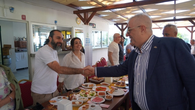 Başkan Mehmet Ertaş, faaliyet ve projeleri değerlendirdi
Başkan Ertaş, basın mensuplarıyla bir araya geldi