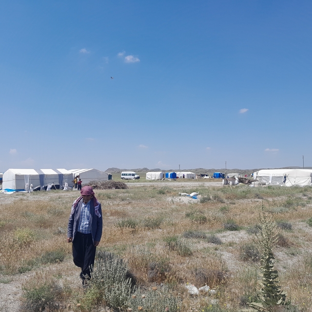 Karapınar'da mevsimlik tarım işçilerinin kaldığı çadır kentte inceleme