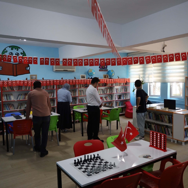 Ayla öğretmenin adı memleketi Manisa'daki kütüphanede yaşatılacak