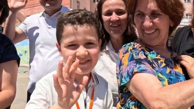 Lüleburgaz'da lösemiyi yenen öğrenci için gökyüzüne balonlar bırakıldı