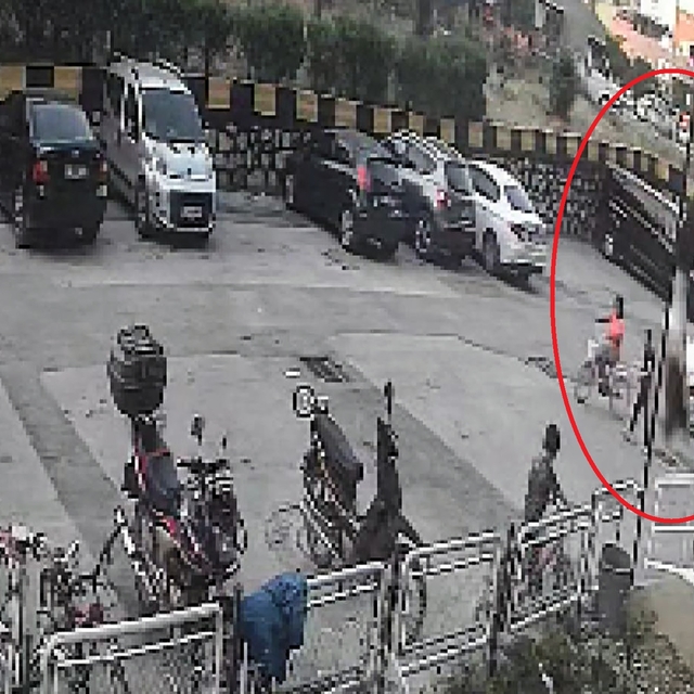 12'inci kattan düşen Ecrin, yaralı kurtuldu; o anlar kamerada