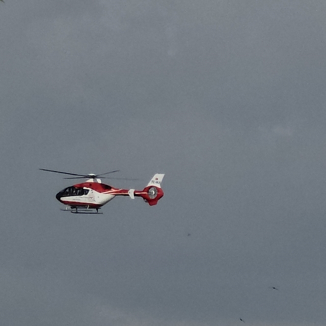Van'da 57 yaşındaki hasta için helikopter ambulans havalandı