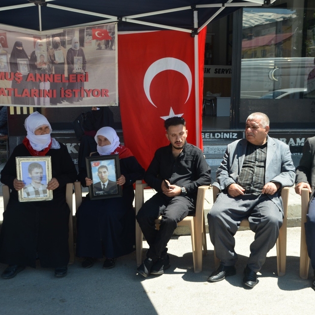 Muşlu ailelerden çocuklarına 'teslim ol' çağrısı