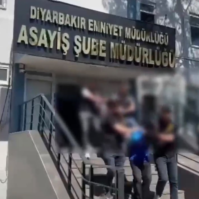 Diyarbakır'da banka şubesine silahla saldıran 2 şüpheli tutuklandı