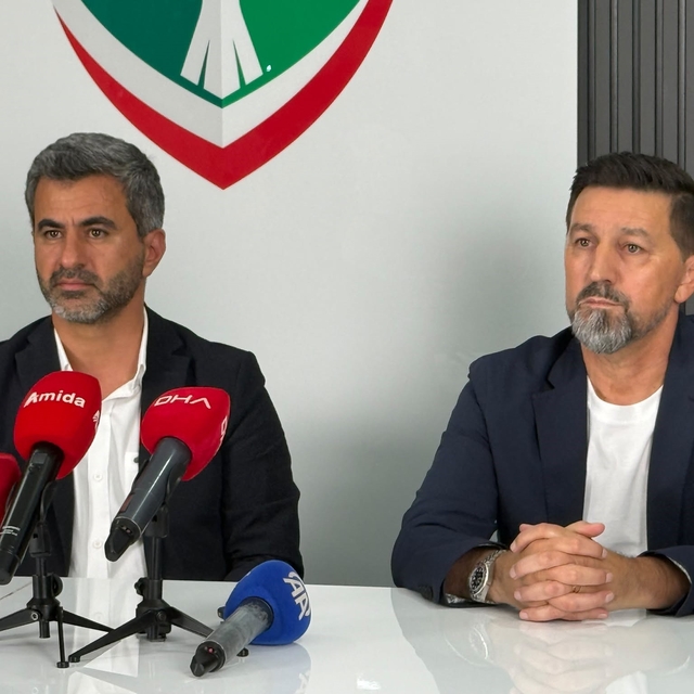 Amed Sportif Faaliyetler'de yeni teknik direktör Besnik Hasi oldu