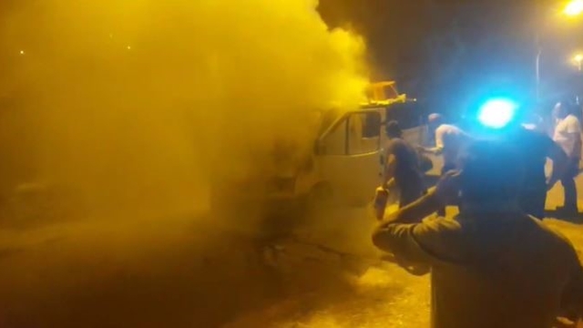 Köylülerin duyarlılığı takdir topladı
Köye domates satmaya gelen manavıın aracının yandığını gören köylüler seferber oldu