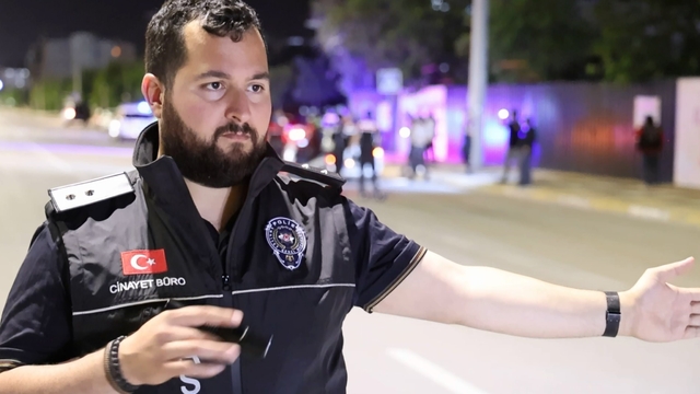 Aksaray'da "Huzurlu sokaklar" uygulaması
10 noktada 36 ekip, 110 polis memuru didik didik aradı