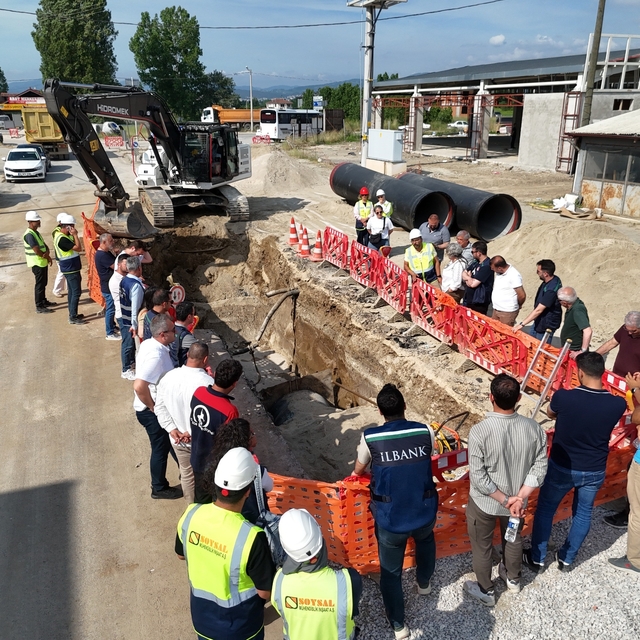 Düzce'deki devasa proje teknik heyete anlatıldı
Eğitim dairesi başkanlığı D...