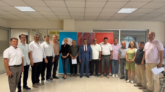 Burhaniye'de proje yürütücülerine törenle belge verildi