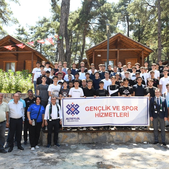 Konakpınar'da gençler sordu, Başkan Şehirli yanıtladı