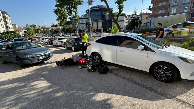 Bilecik'te otomobil ile motosiklet çarpıştı
