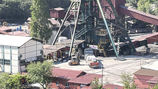 Maden ocağında çıkan yangın 6 gündür sürüyor