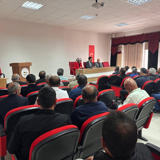 Ulaş Kaymakamı Eskimez, muhtarlarla bir araya geldi