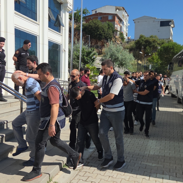 Bursa merkezli 4 ildeki uyuşturucu operasyonunda 29 şüpheli adliyede