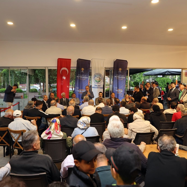 Vatandaş sordu, Başkan Yalçın Osmanlı Evi'nde cevapladı