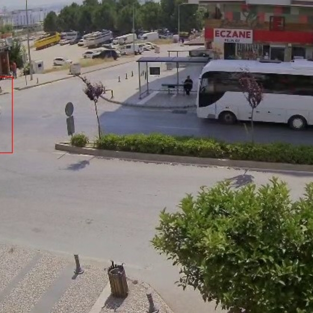 Antalya'da göz göre göre gelen kaza kamerada
