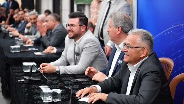 Başkan Büyükkılıç, Melikgazili vatandaşlarla buluştu