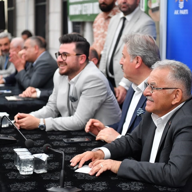 Başkan Büyükkılıç, Melikgazili vatandaşlarla buluştu