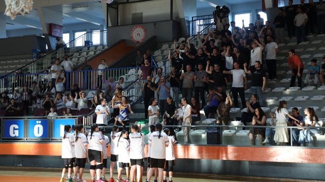 İnegöl Belediyespor U12 Kız Basketbol Takımı Bursa üçüncüsü oldu