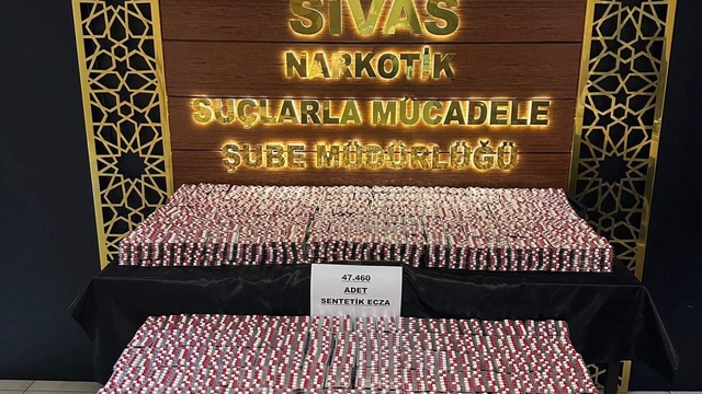 Sivas'ta 133 bin 840 adet uyuşturucu hapla yakalanan zanlılardan biri tutuklandı